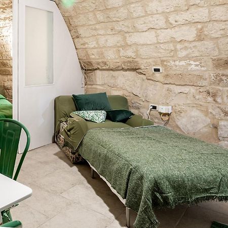 La Pergola Apt In The Heart Of Бари Екстериор снимка
