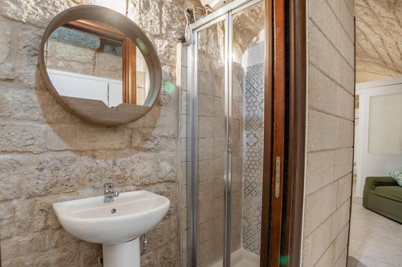 La Pergola Apt In The Heart Of Бари Екстериор снимка